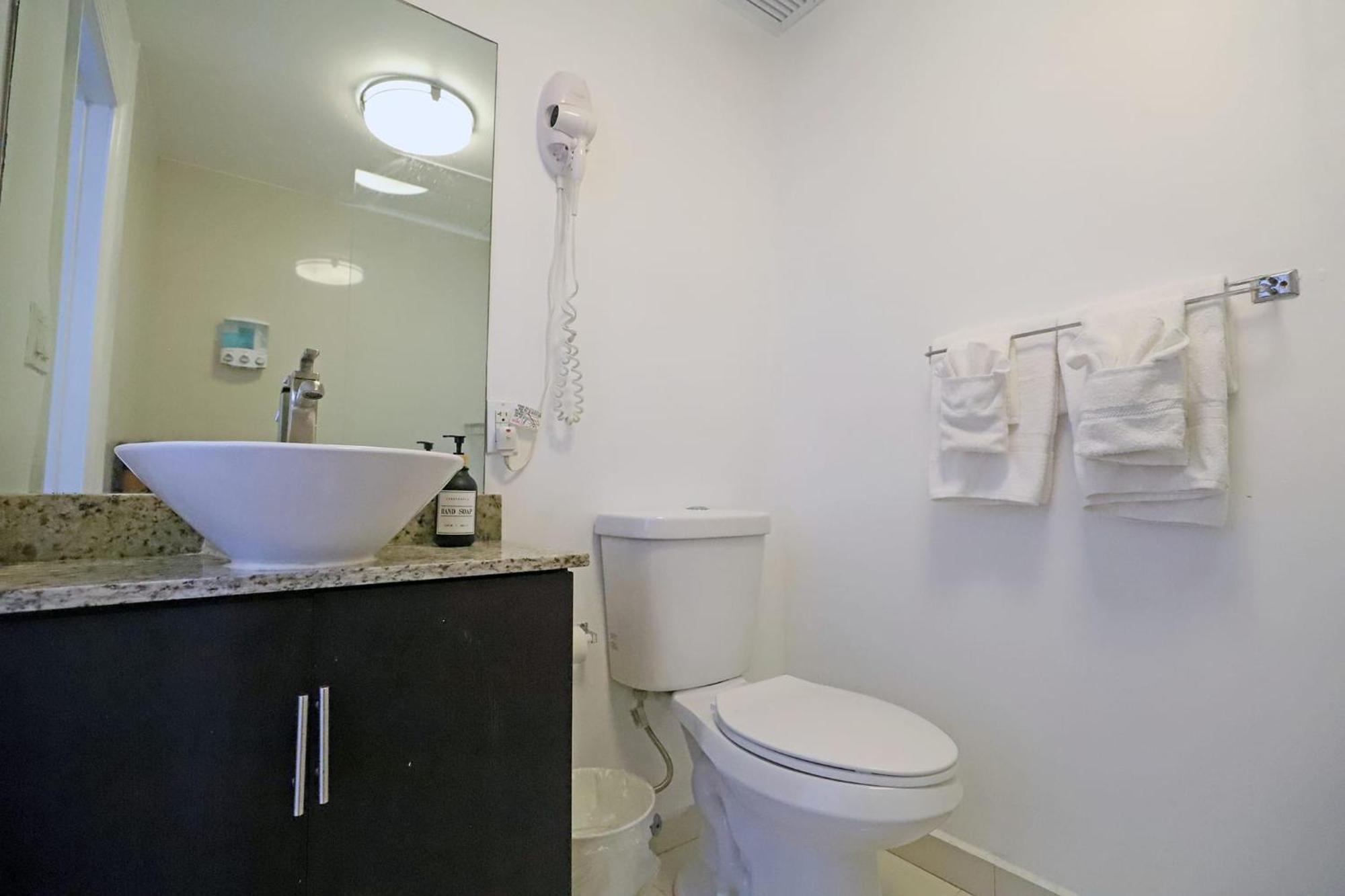 North Beach Steps To Sea Miami Apartment With Free Parking Family And Pet Friendly Miami Beach Ngoại thất bức ảnh